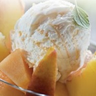 Crème glacée au yaourt et aux pêches